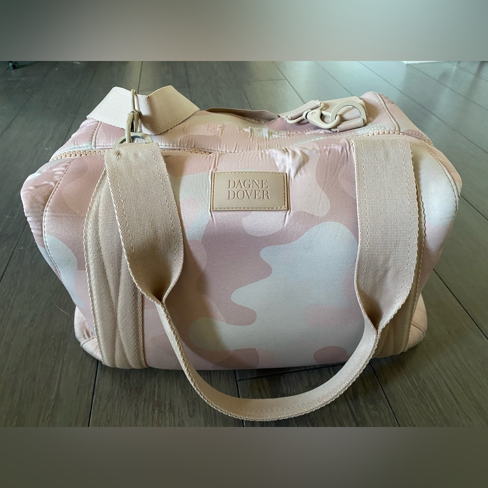 Dagne Dover Carryon